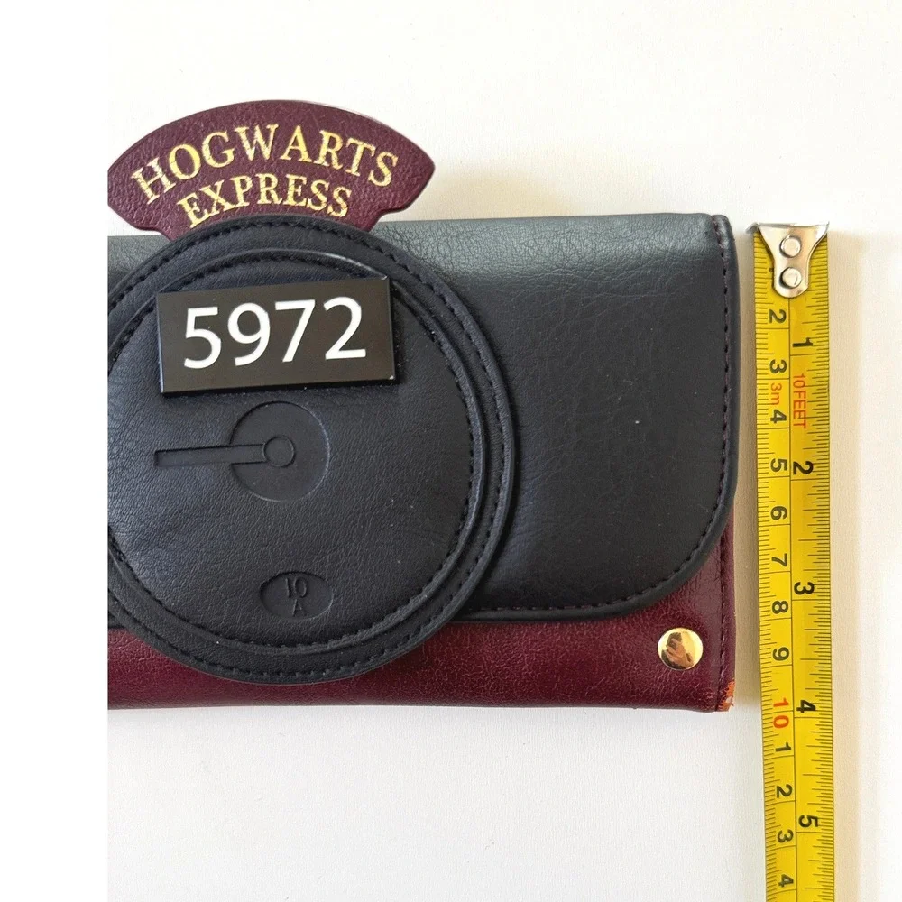 Harry Potter Hogwarts Express Platform 9 3/4 Clutch Wallet Burgundy Black Zip